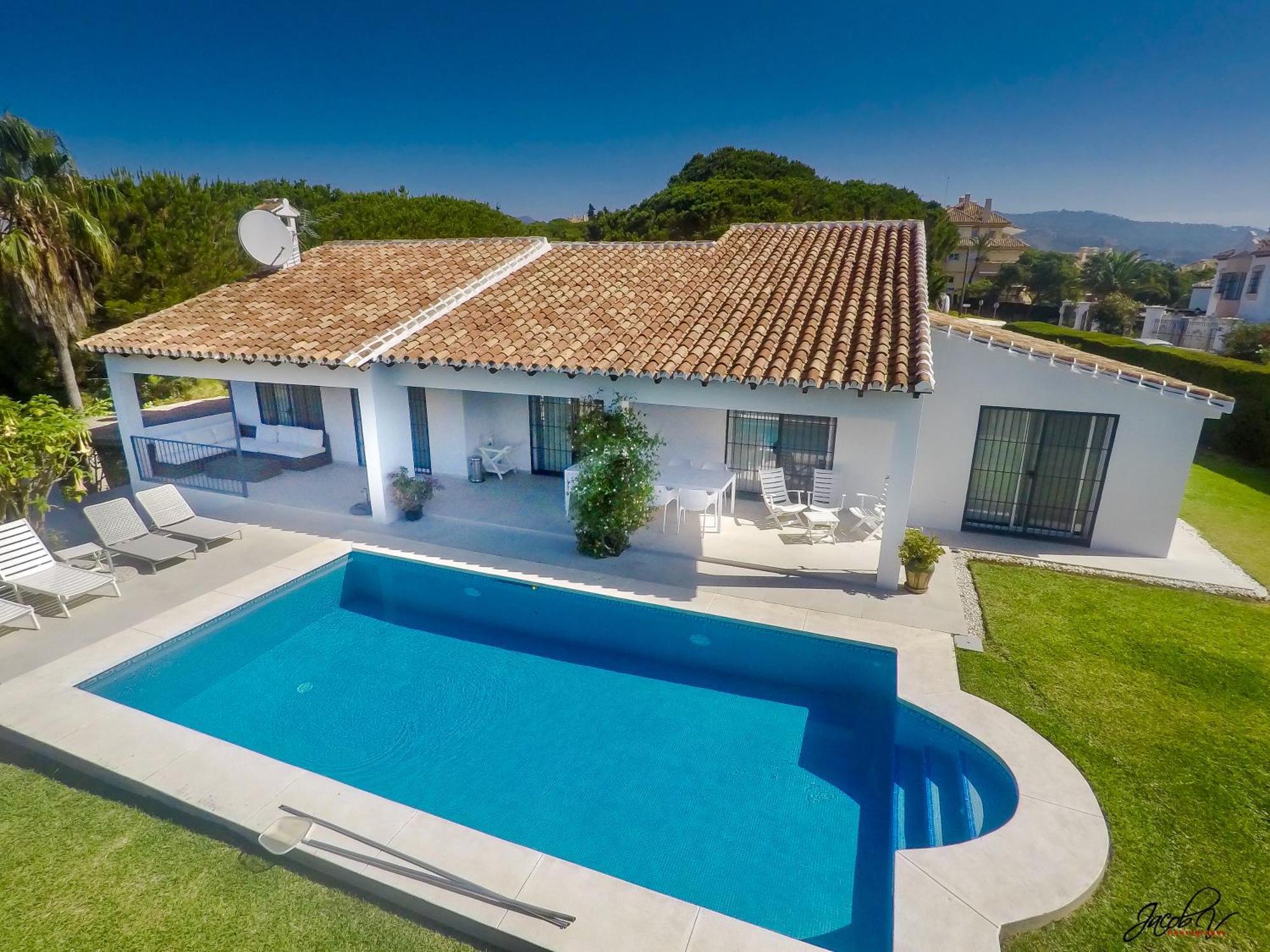 Great Villa Near Beach And מארבלה מראה חיצוני תמונה